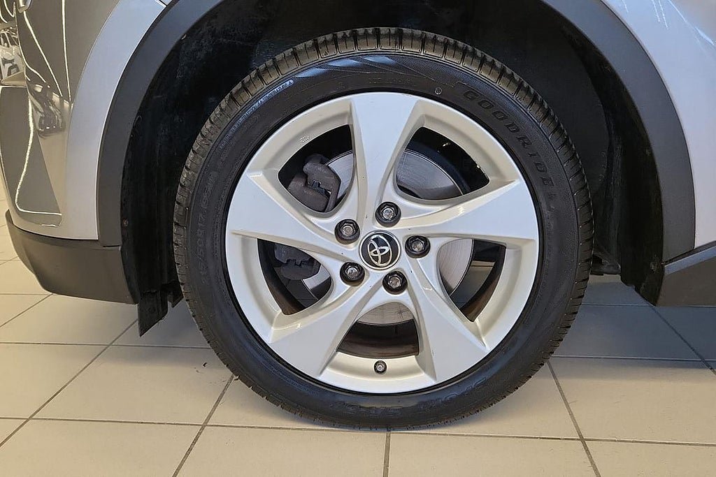 Vehicle Image 17