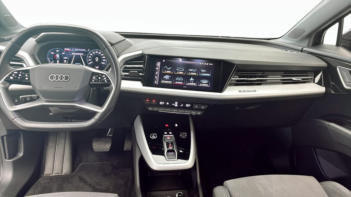 Vehicle Image 10