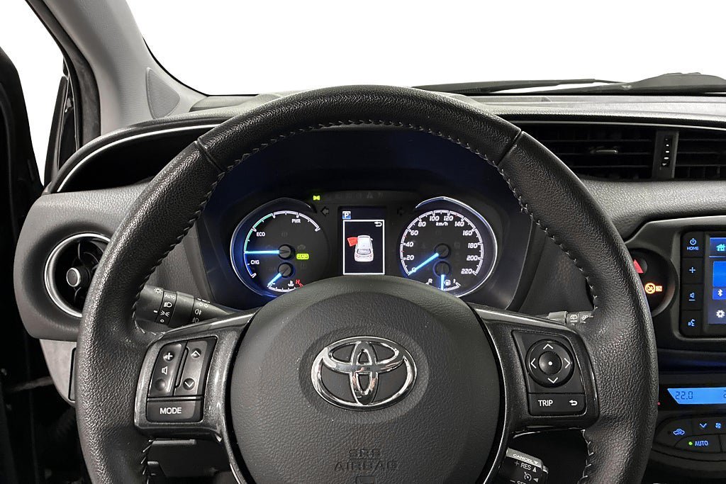Vehicle Image 12