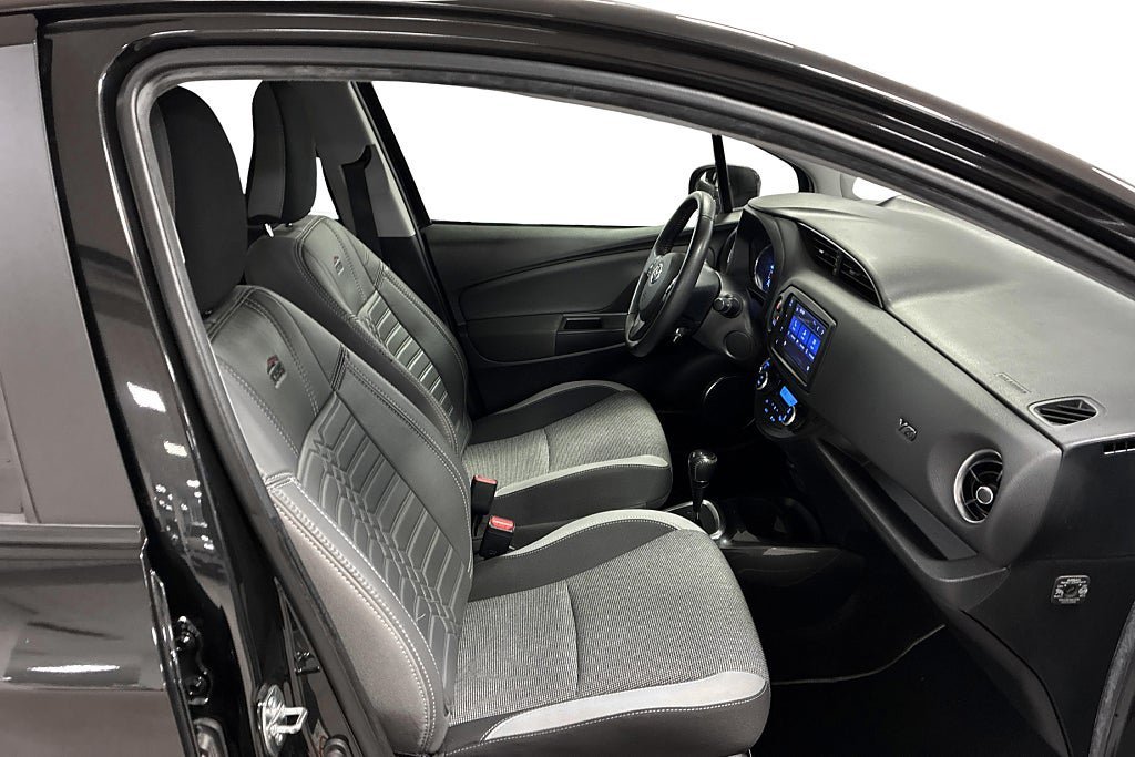 Vehicle Image 14