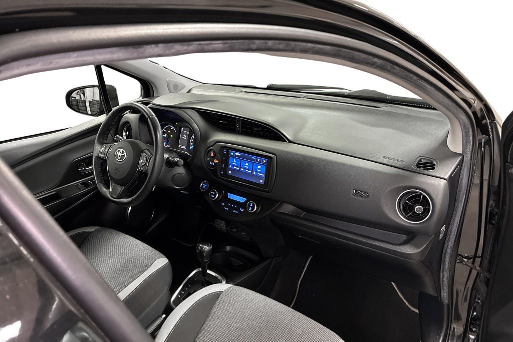 Vehicle Image 15