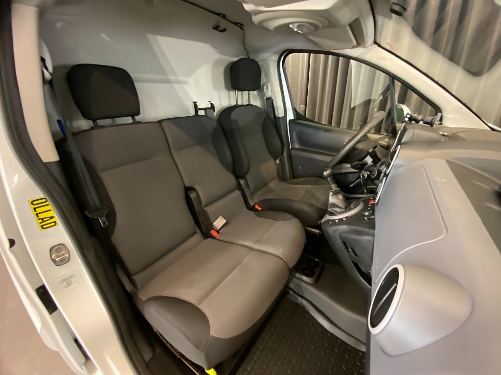Vehicle Image 8