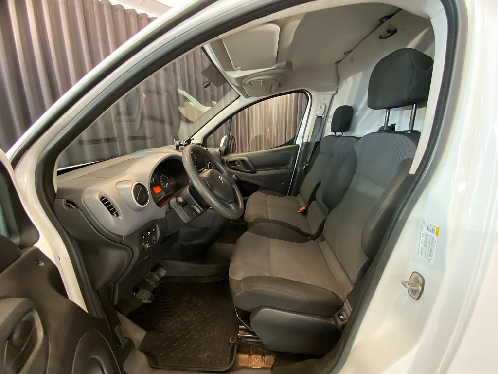 Vehicle Image 40