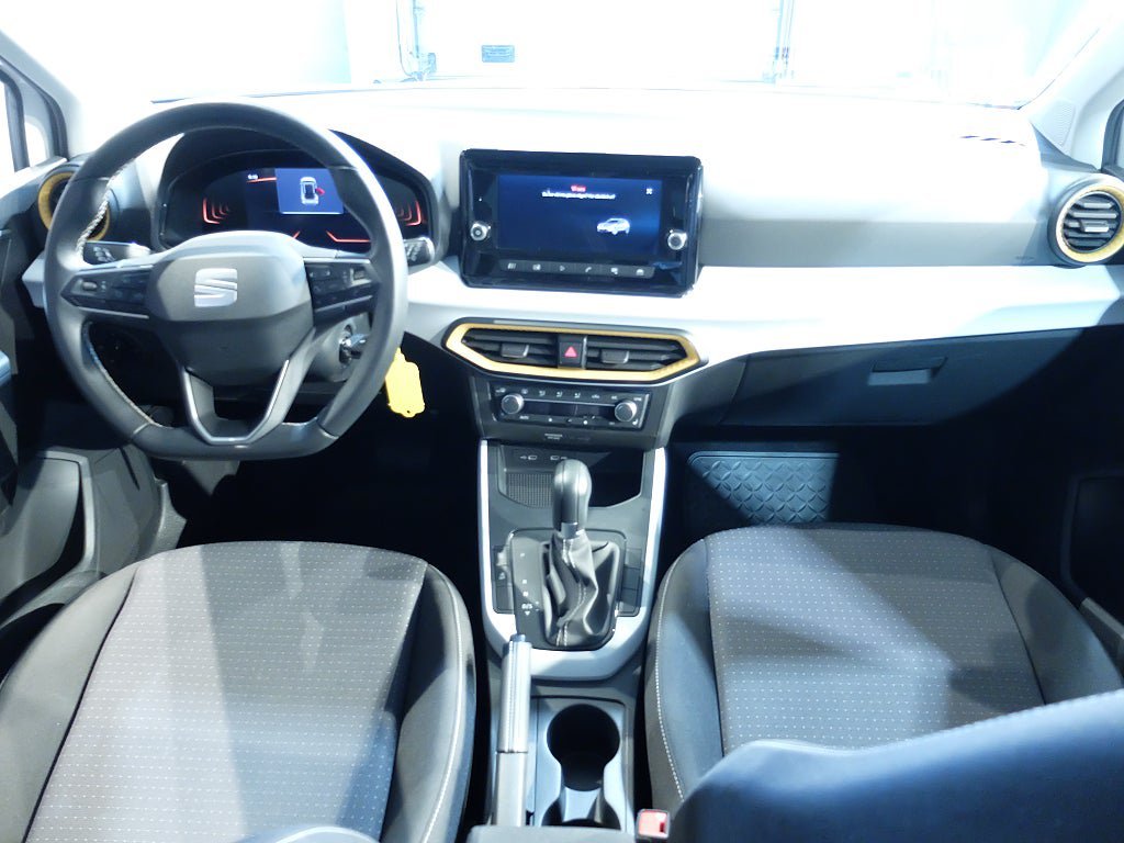 Vehicle Image 6