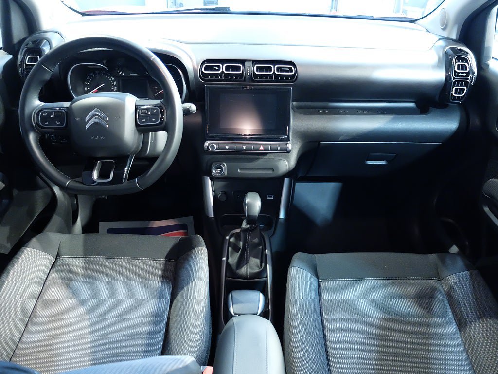 Vehicle Image 8