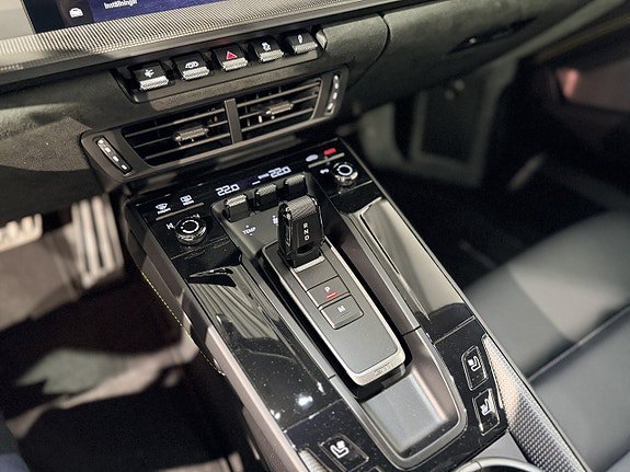 Vehicle Image 28