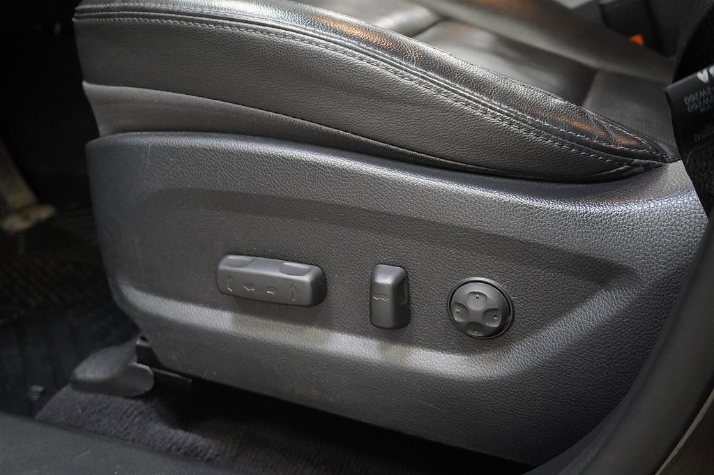 Vehicle Image 12