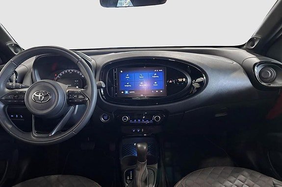 Vehicle Image 10