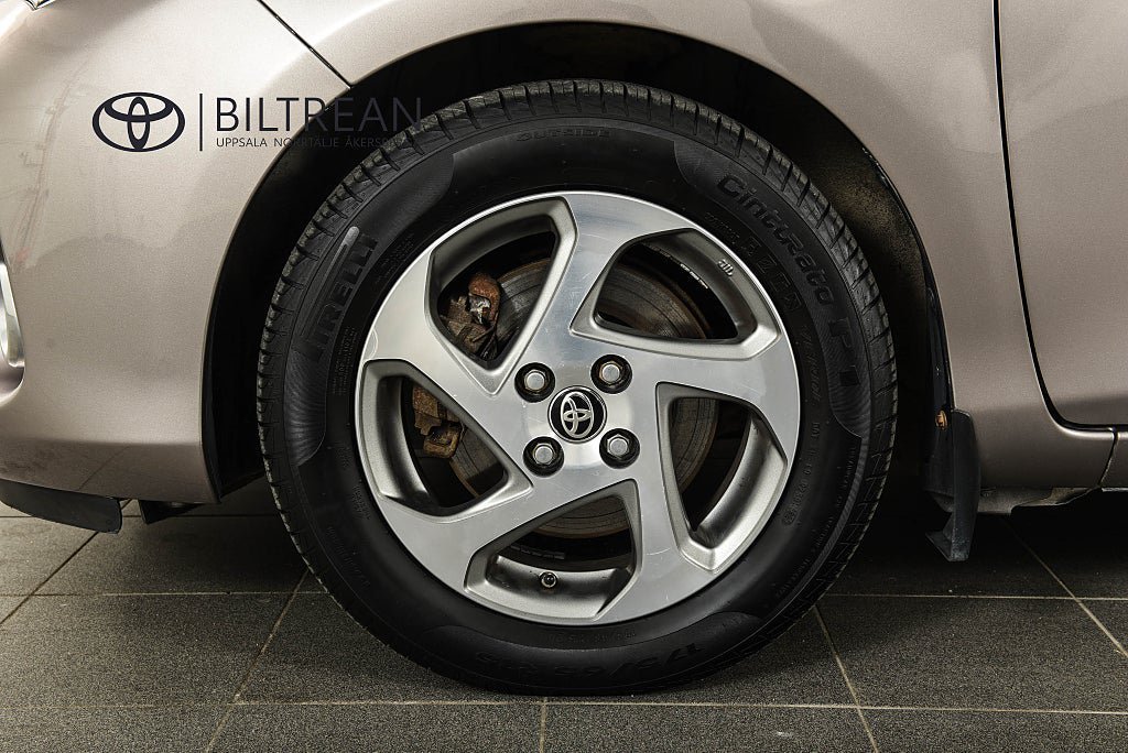 Vehicle Image 16