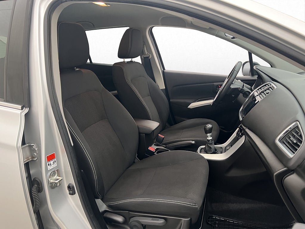 Vehicle Image 11