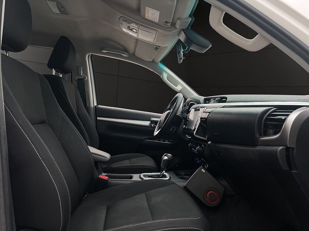 Vehicle Image 14