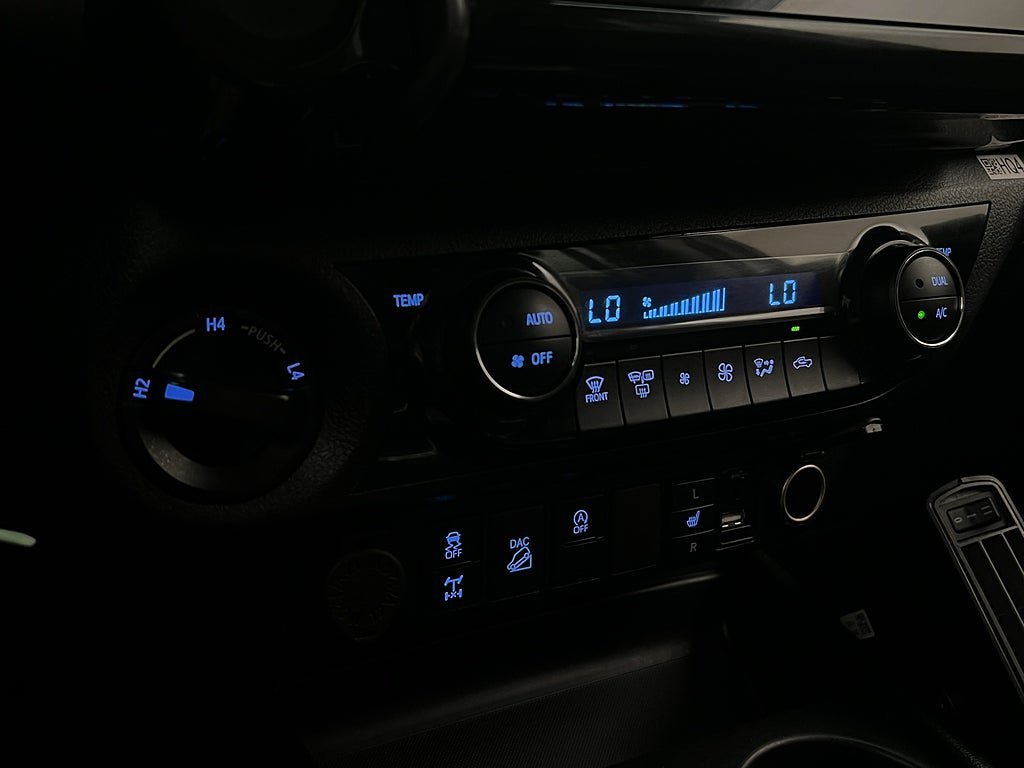Vehicle Image 23