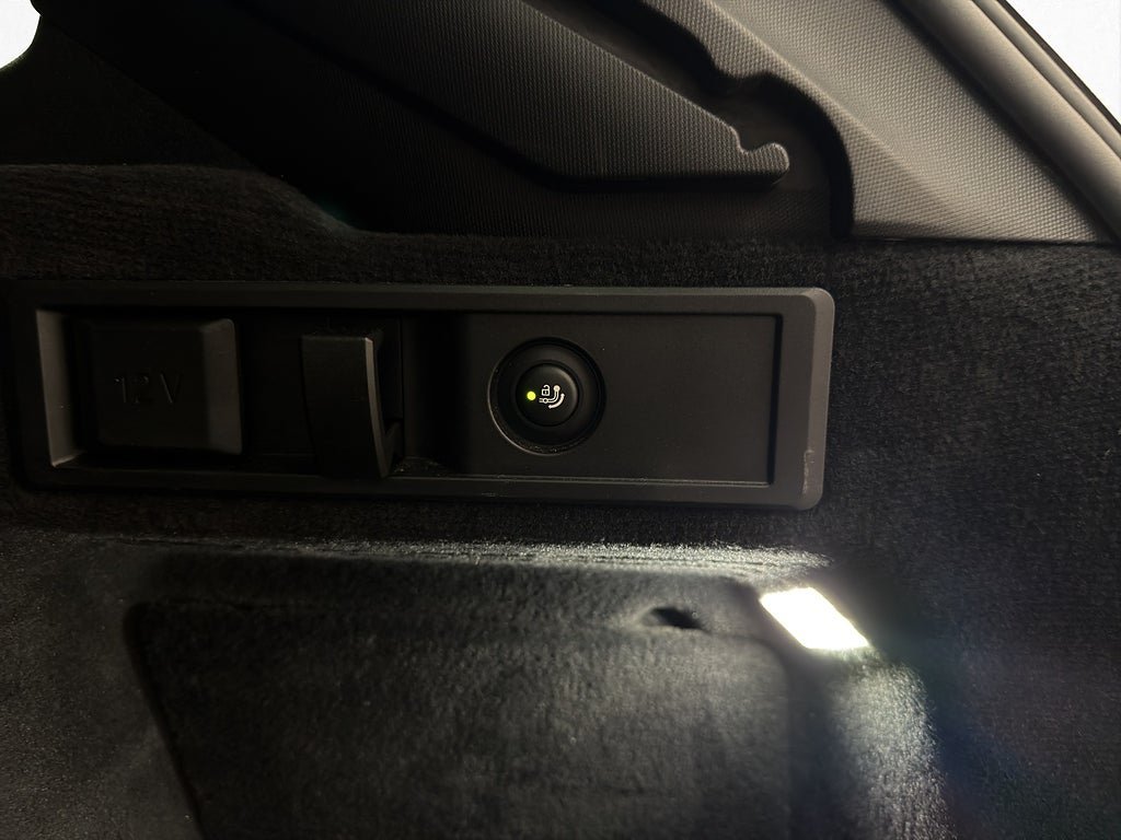 Vehicle Image 32