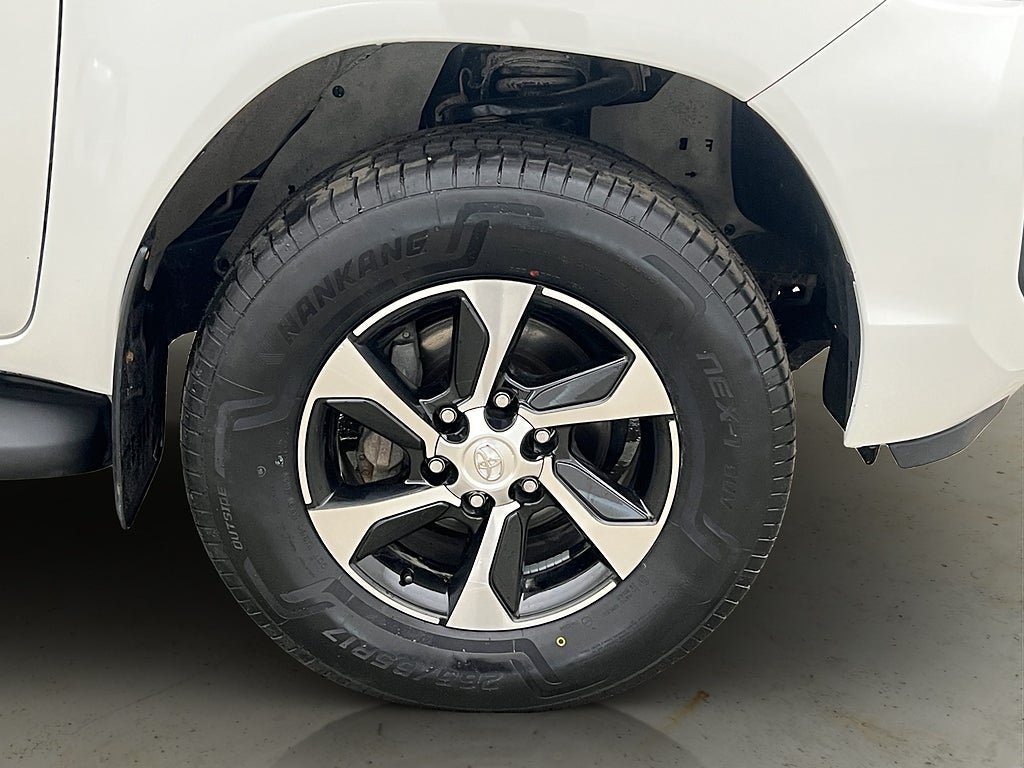 Vehicle Image 30
