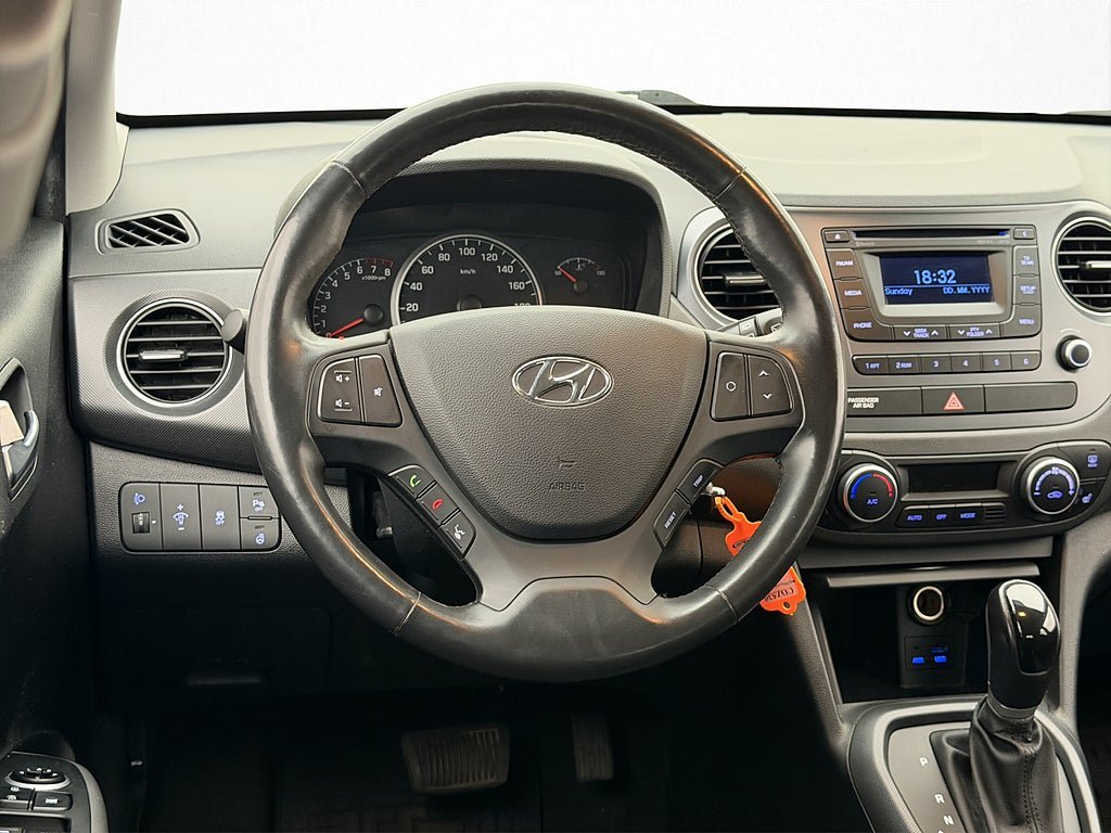 Vehicle Image 11