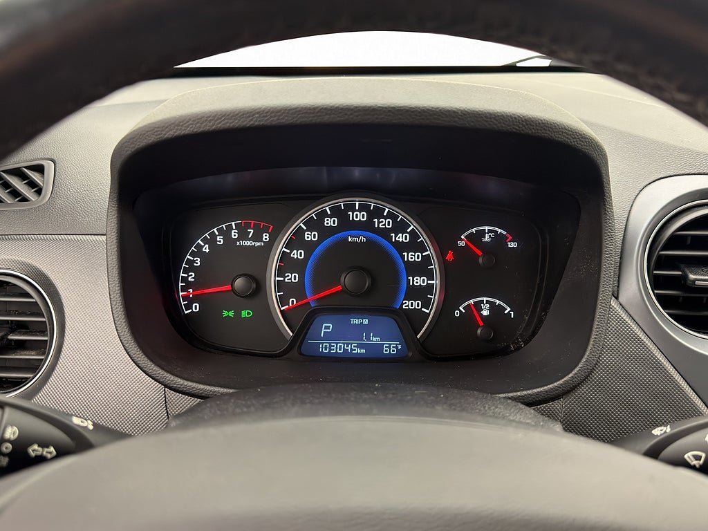 Vehicle Image 13