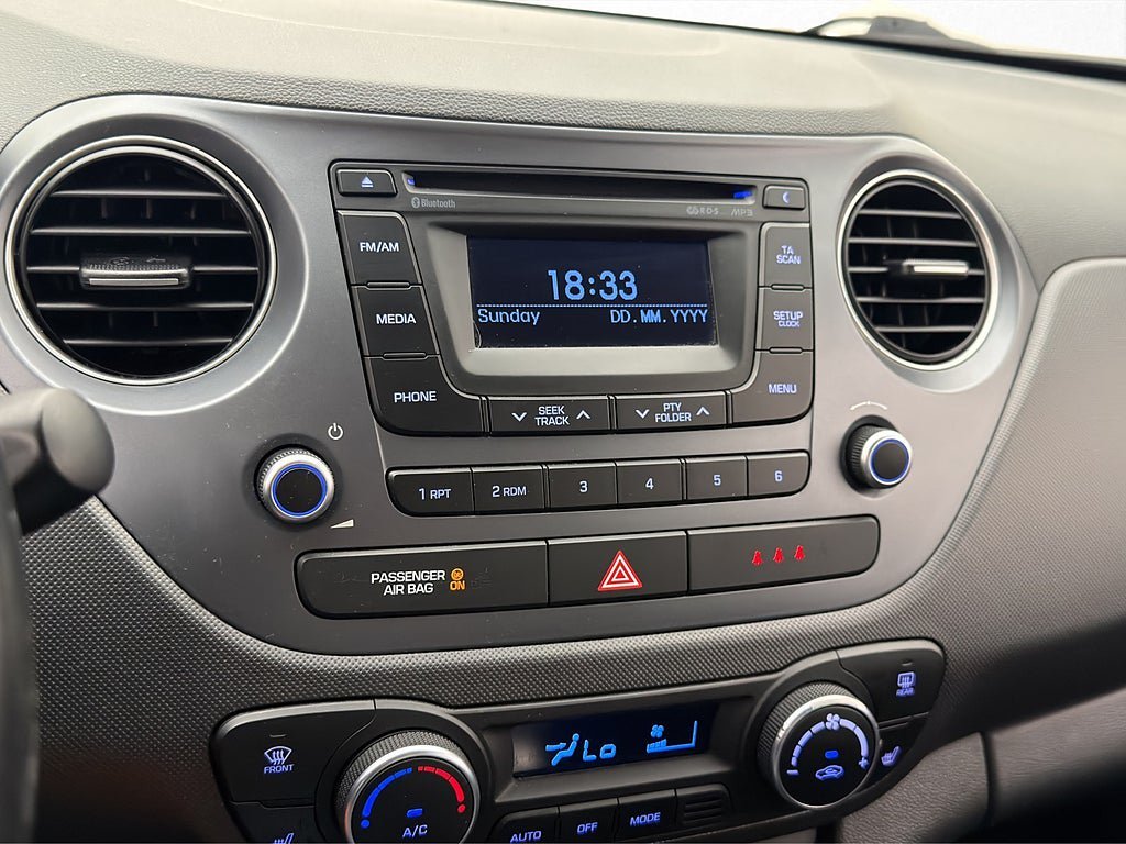 Vehicle Image 17