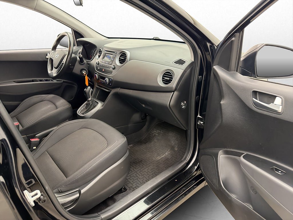 Vehicle Image 19