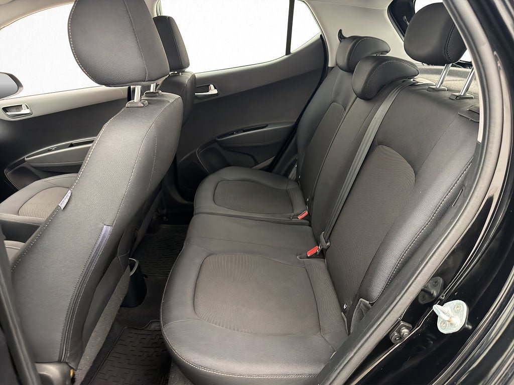 Vehicle Image 21