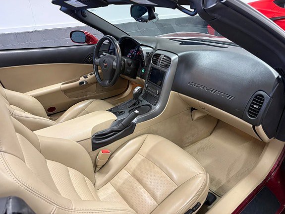 Vehicle Image 24