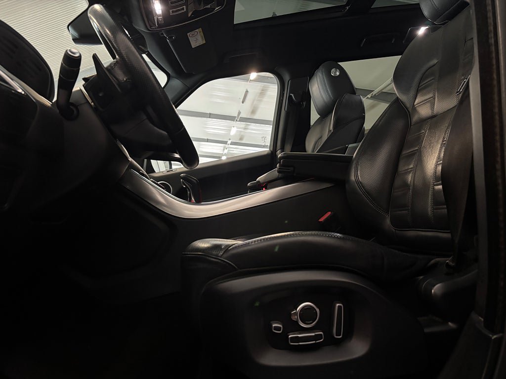 Vehicle Image 10