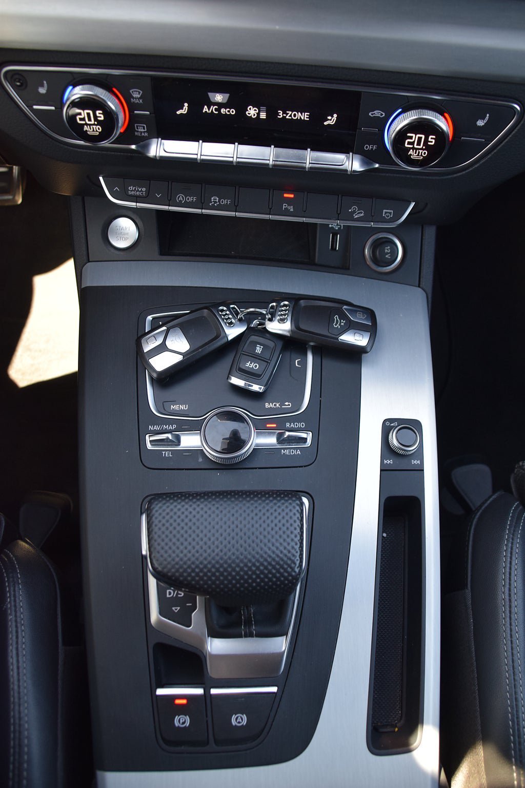 Vehicle Image 19