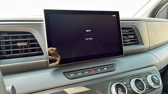 Vehicle Image 12