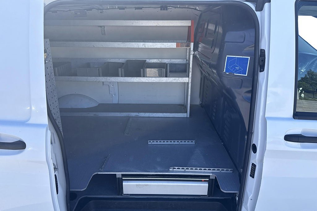 Vehicle Image 16