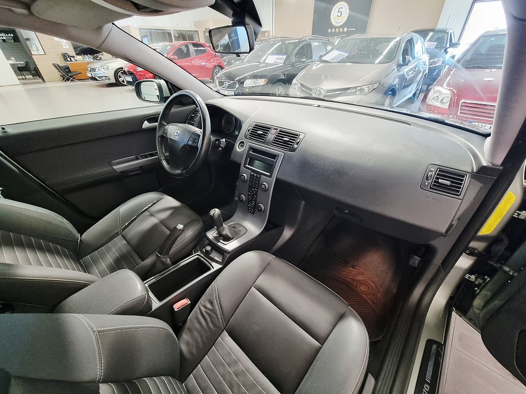 Vehicle Image 17