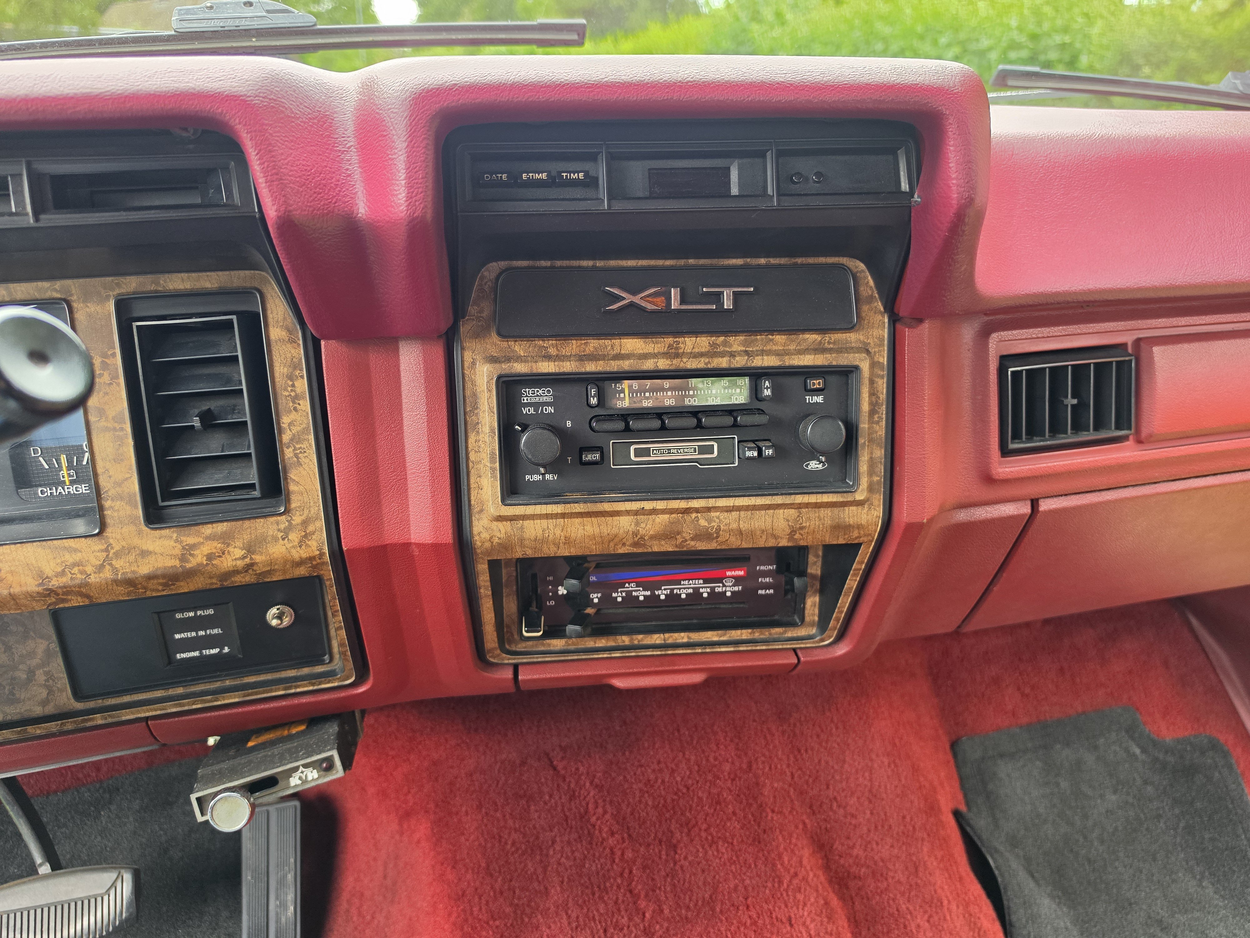 Vehicle Image 32