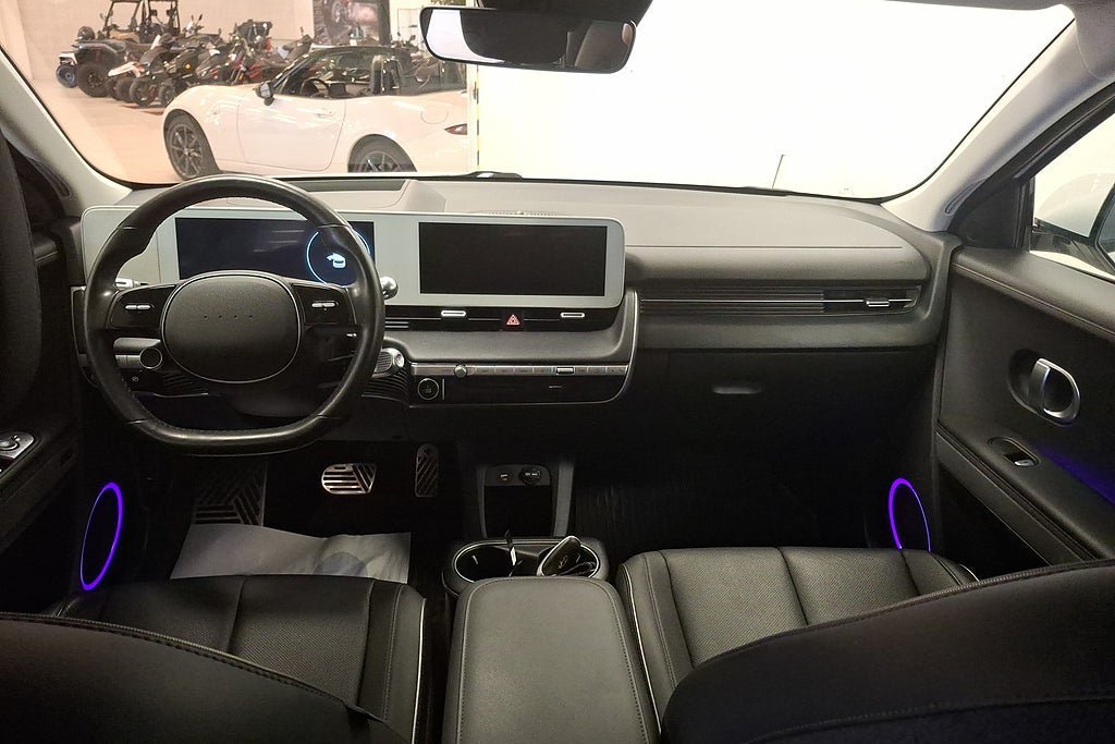 Vehicle Image 9