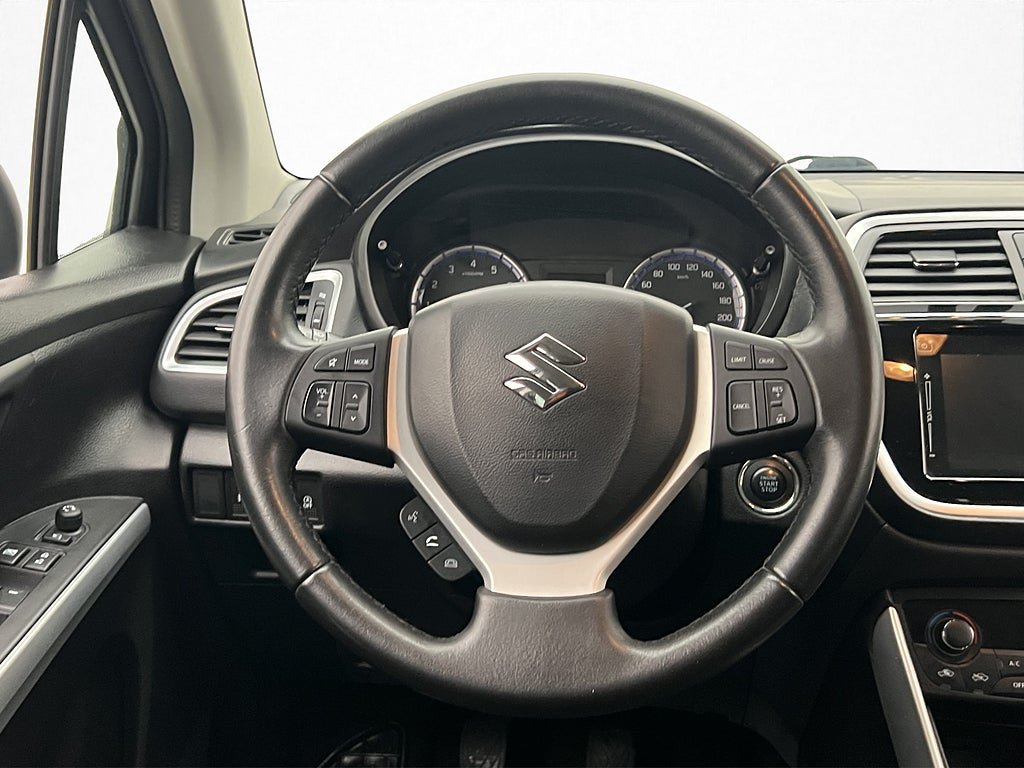 Vehicle Image 13