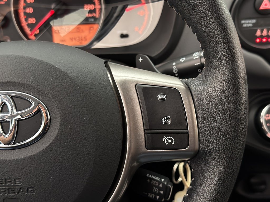 Vehicle Image 15