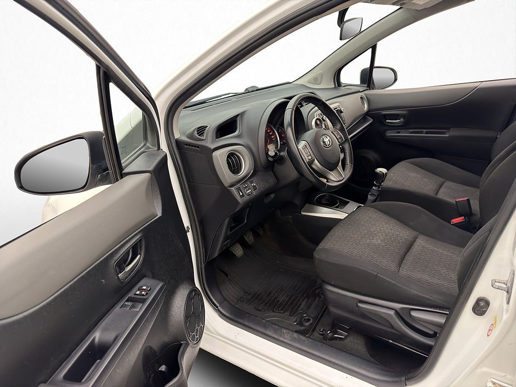 Vehicle Image 10