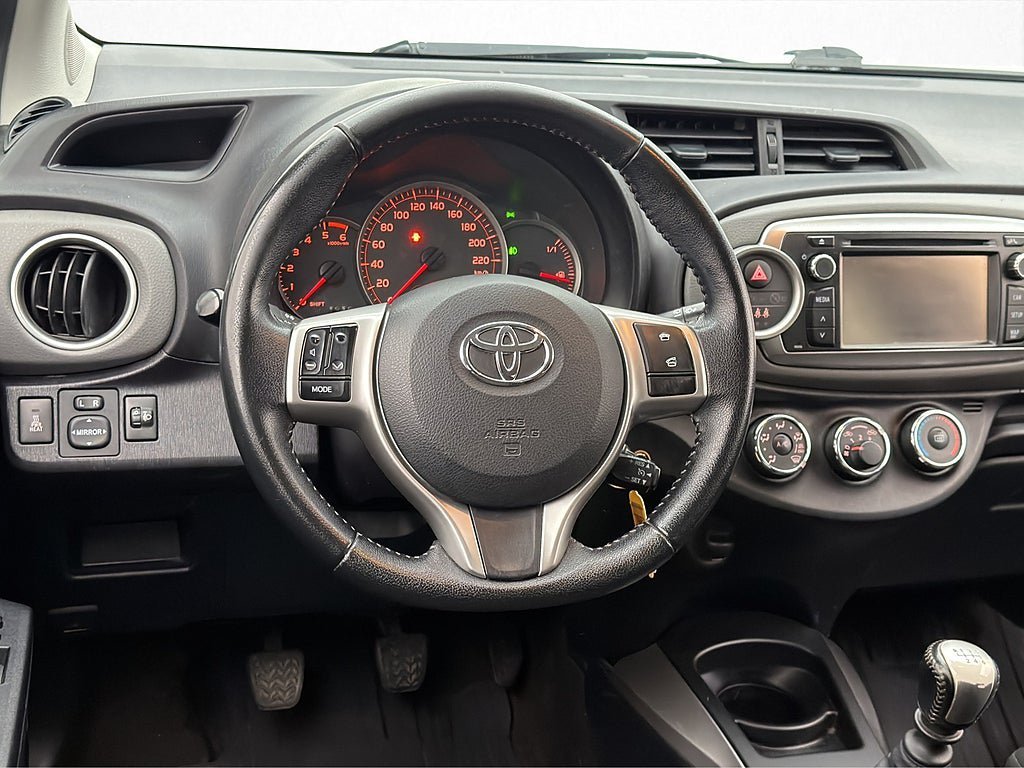 Vehicle Image 11