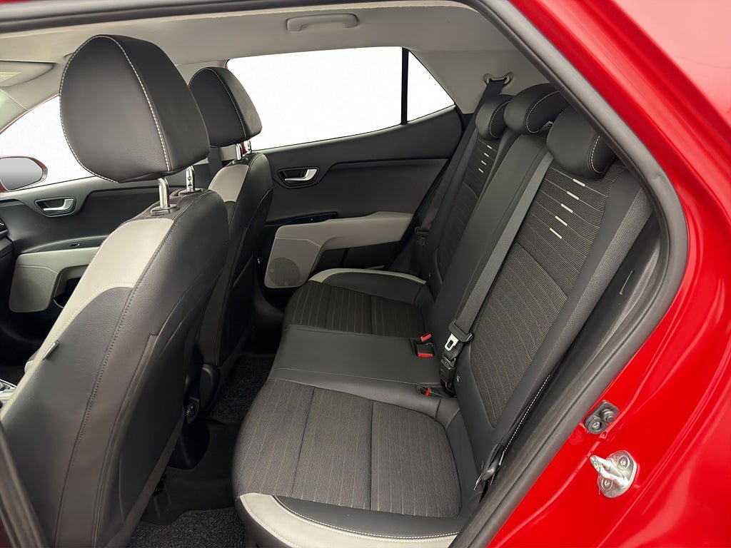 Vehicle Image 22