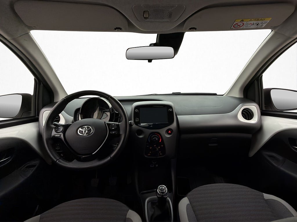 Vehicle Image 12