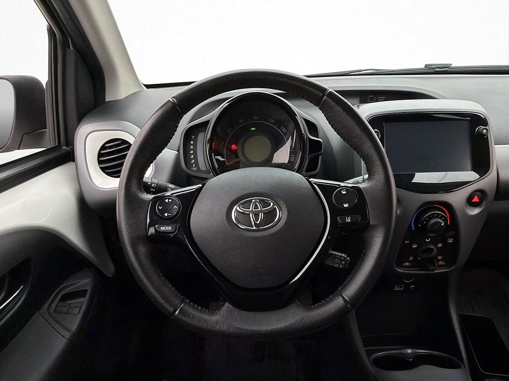 Vehicle Image 13