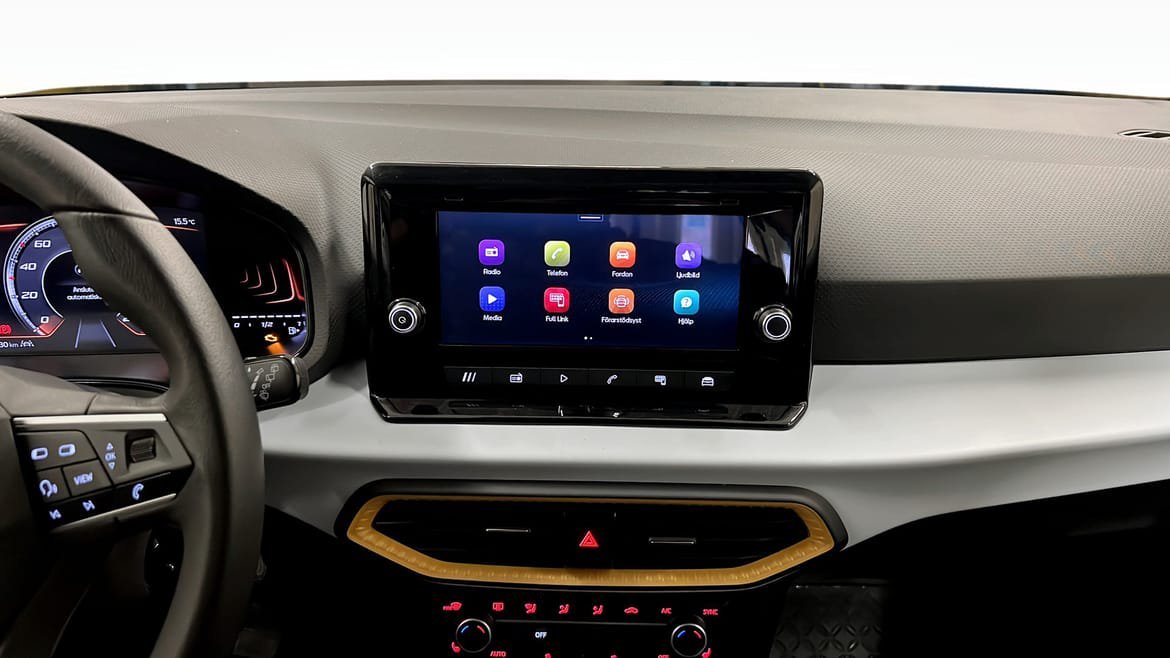 Vehicle Image 9