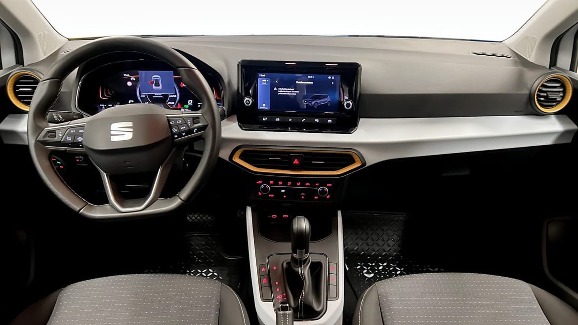 Vehicle Image 10