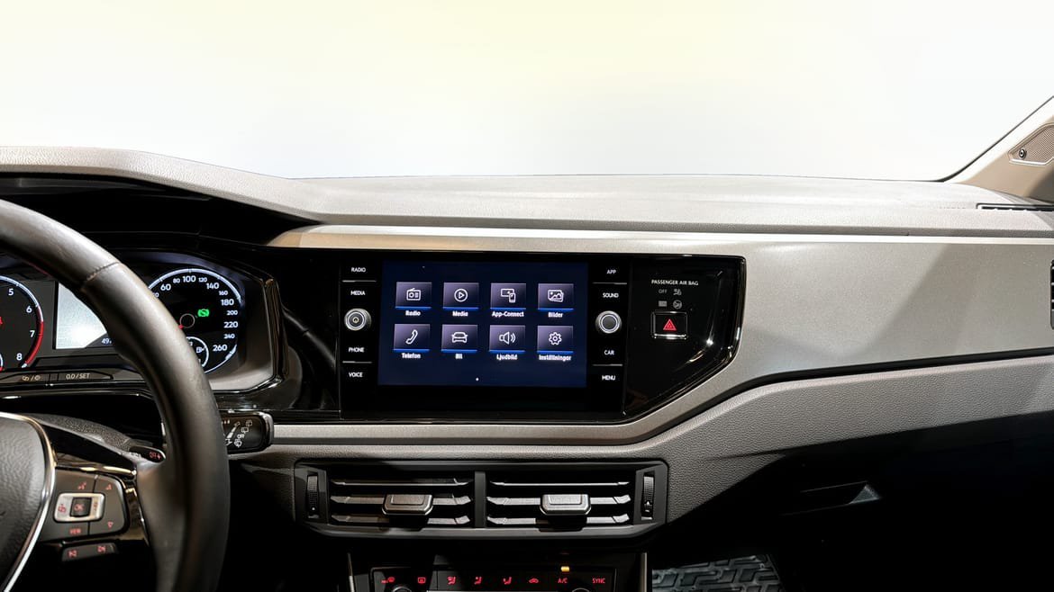 Vehicle Image 9