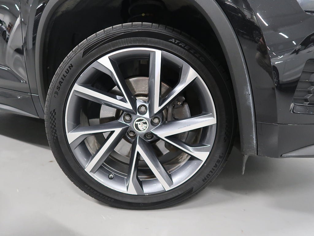 Vehicle Image 12