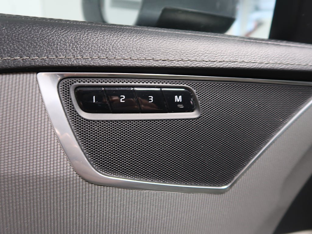 Vehicle Image 28