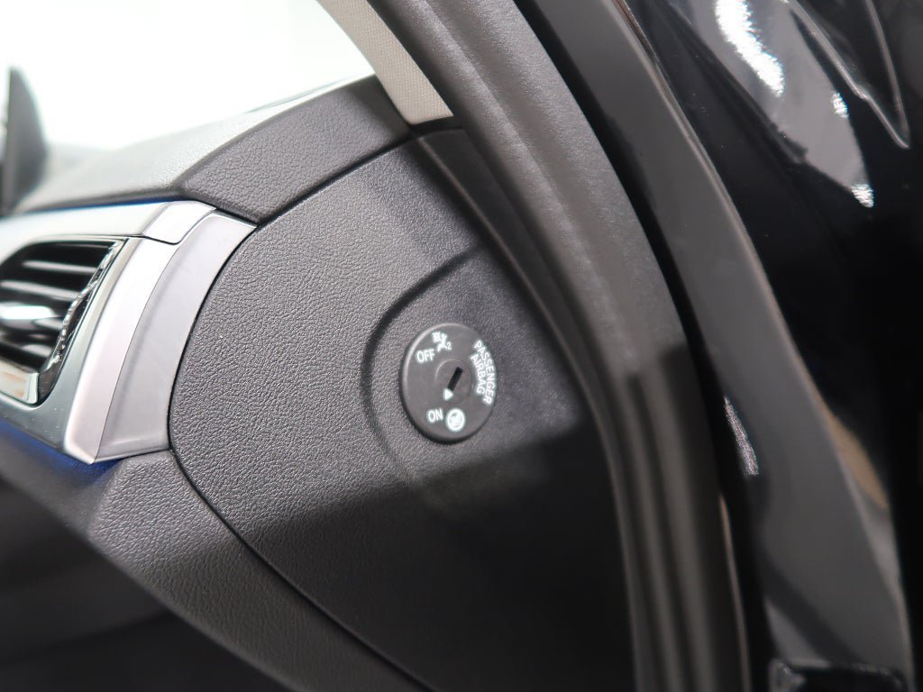 Vehicle Image 38