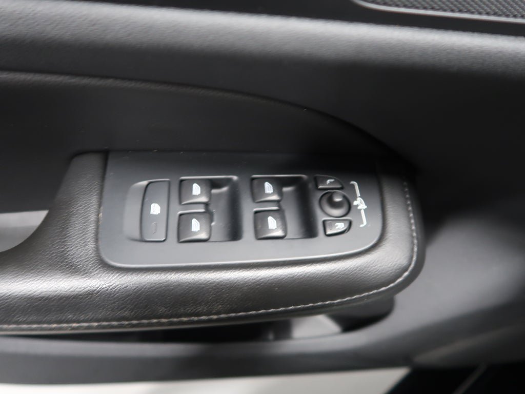 Vehicle Image 40