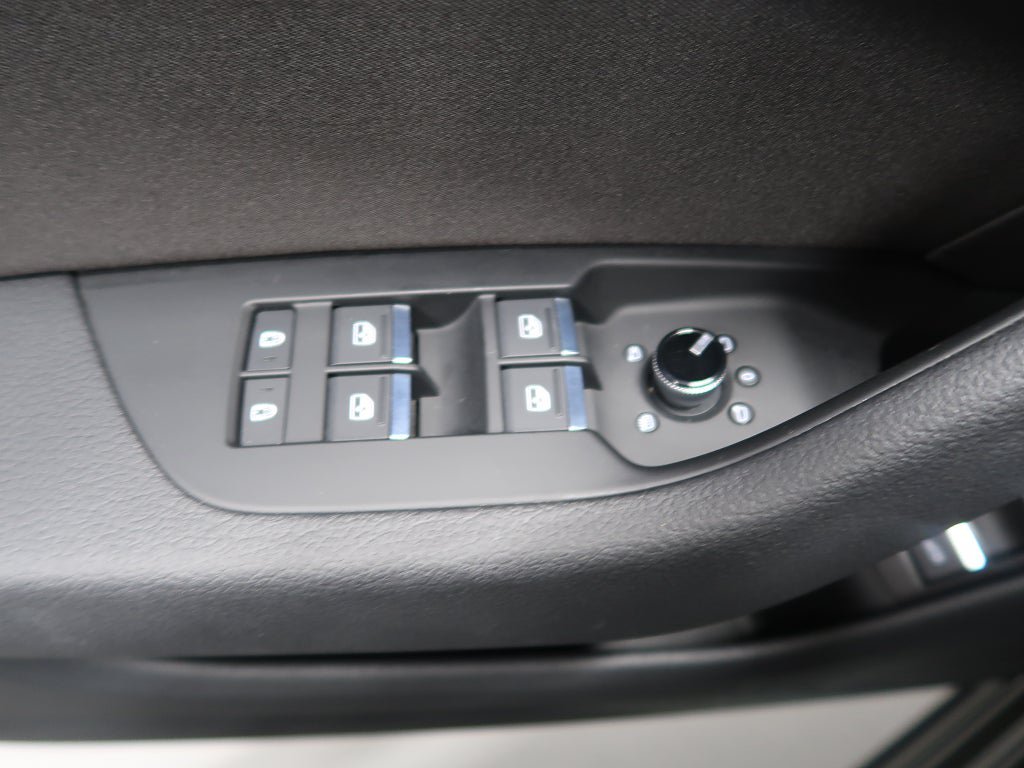 Vehicle Image 48