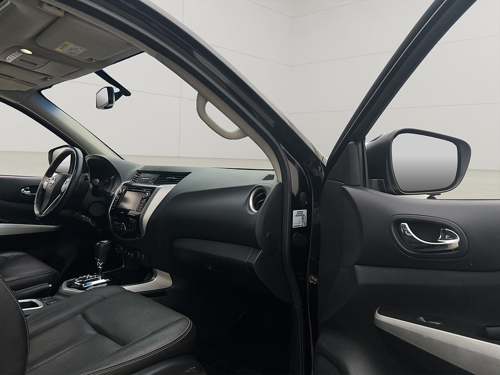 Vehicle Image 32