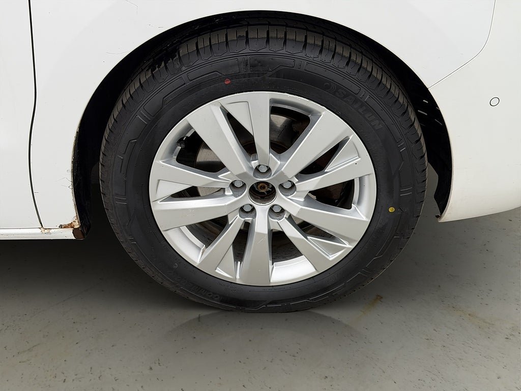 Vehicle Image 26