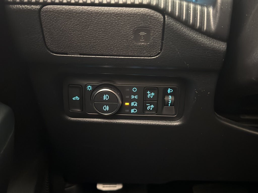 Vehicle Image 17