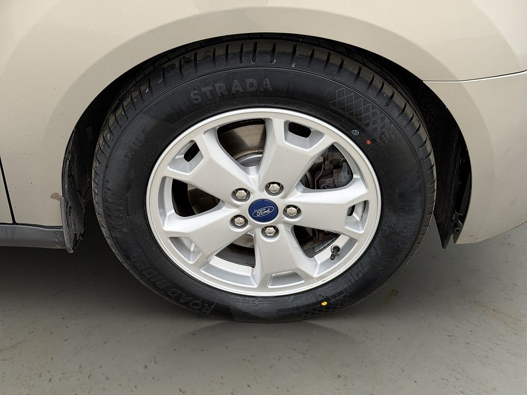 Vehicle Image 32